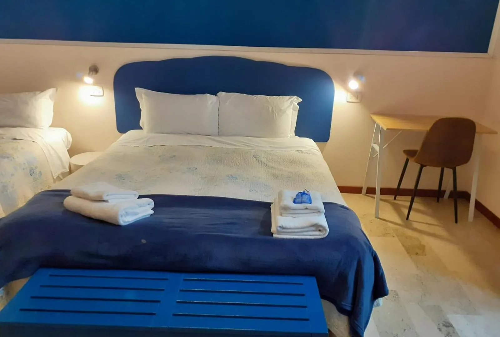 Megaride Guest House Como