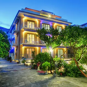 https://hotel-villa-delibera.hotelitalianriviera.com