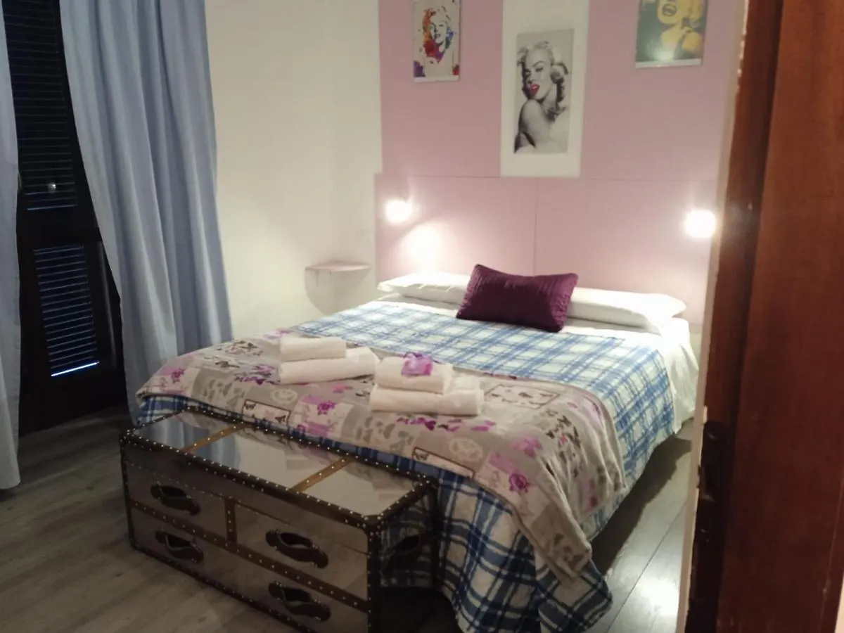 Megaride Guest House Como
