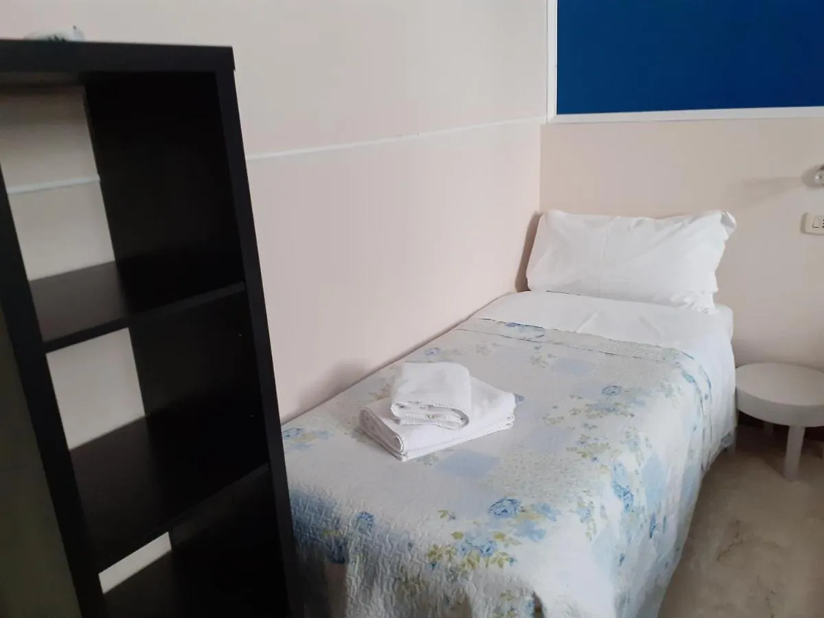 Megaride Guest House Como