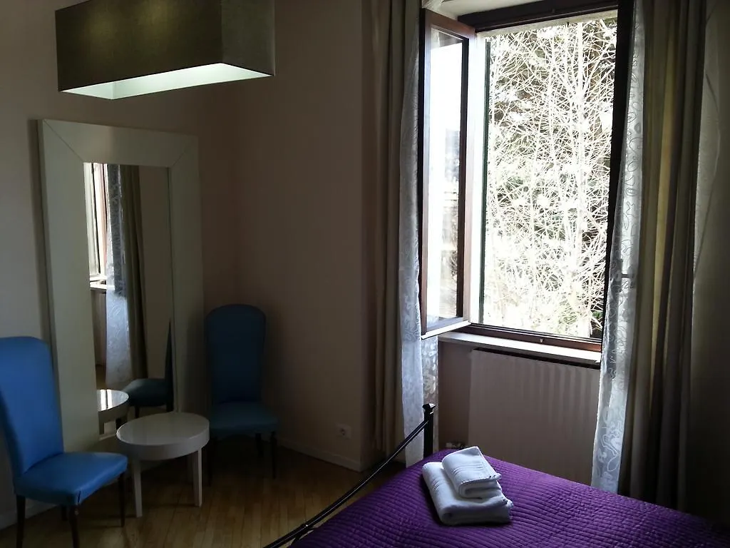 Megaride Guest House Como