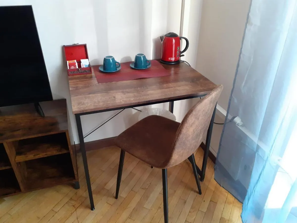 Megaride Guest House Como