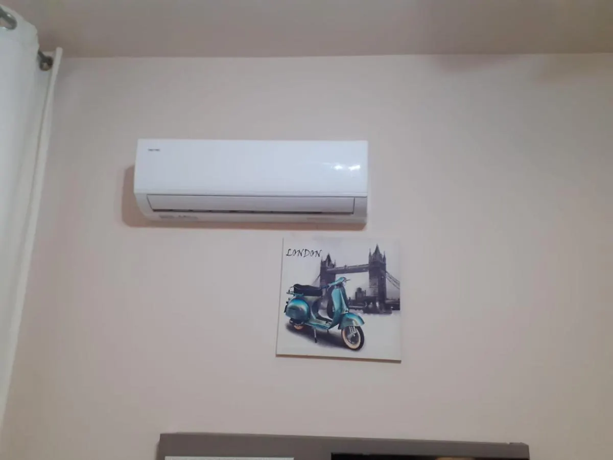 Megaride Guest House Como