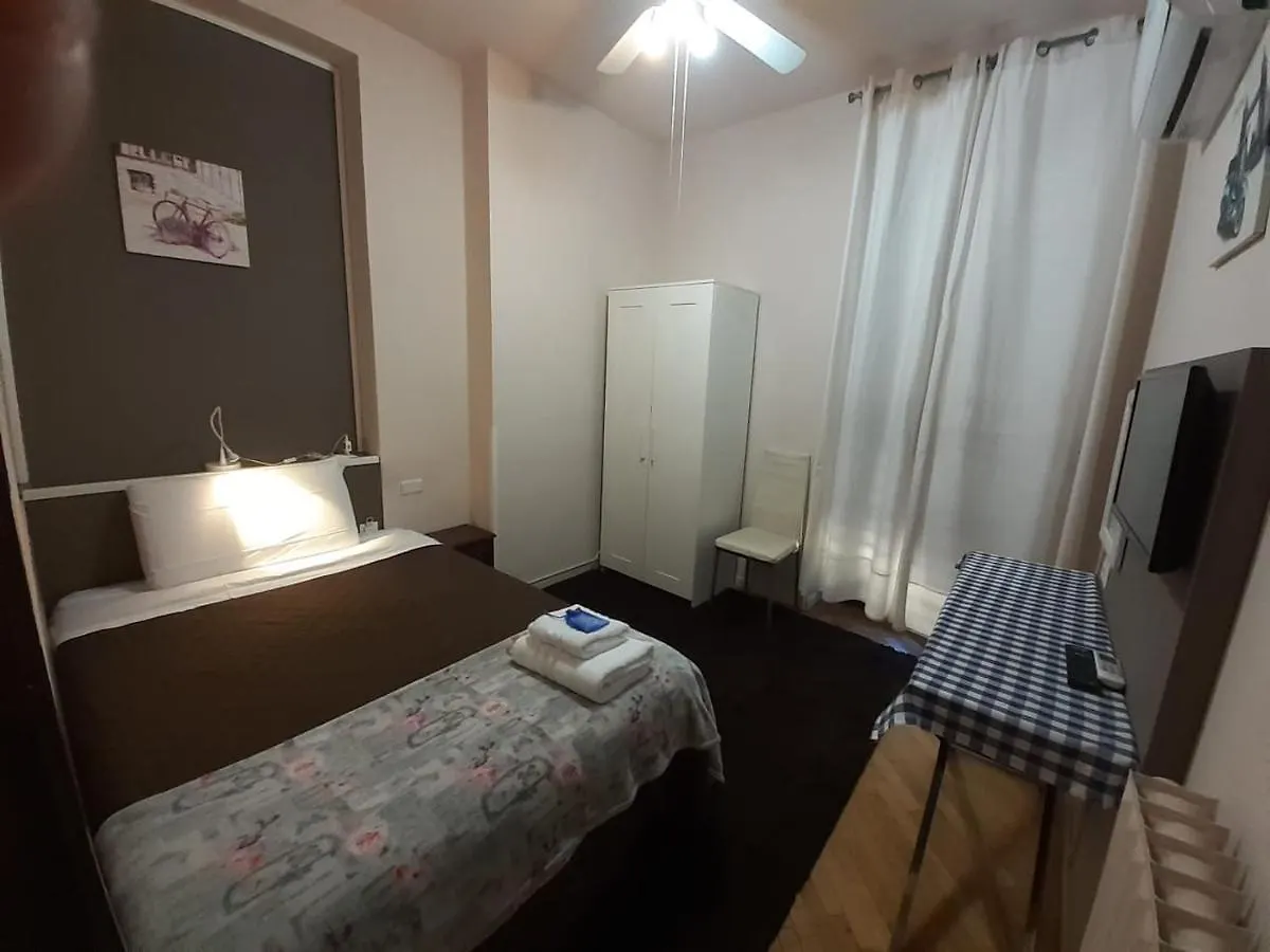 Megaride Guest House Como