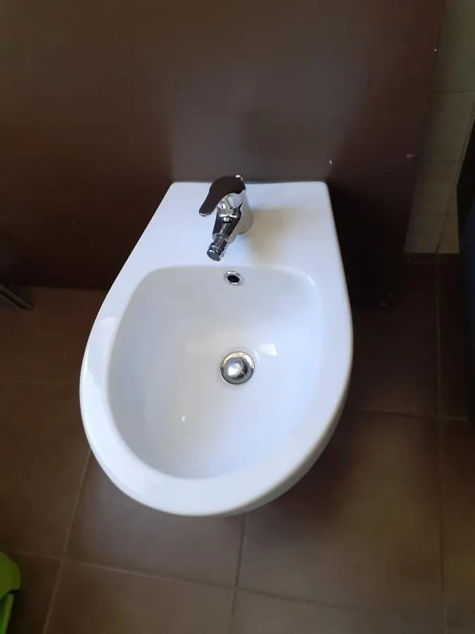 Megaride Guest House Como