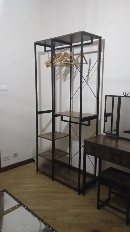 Megaride Guest House Como