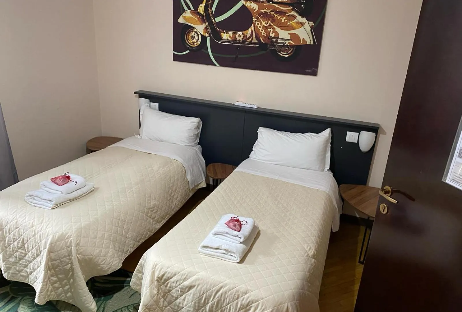 Megaride Guest House Como 3*,  Italy