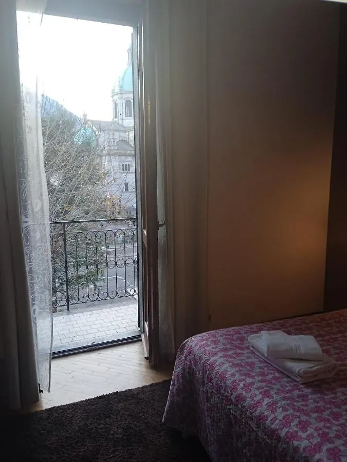 ***  Megaride Guest House Como Italië