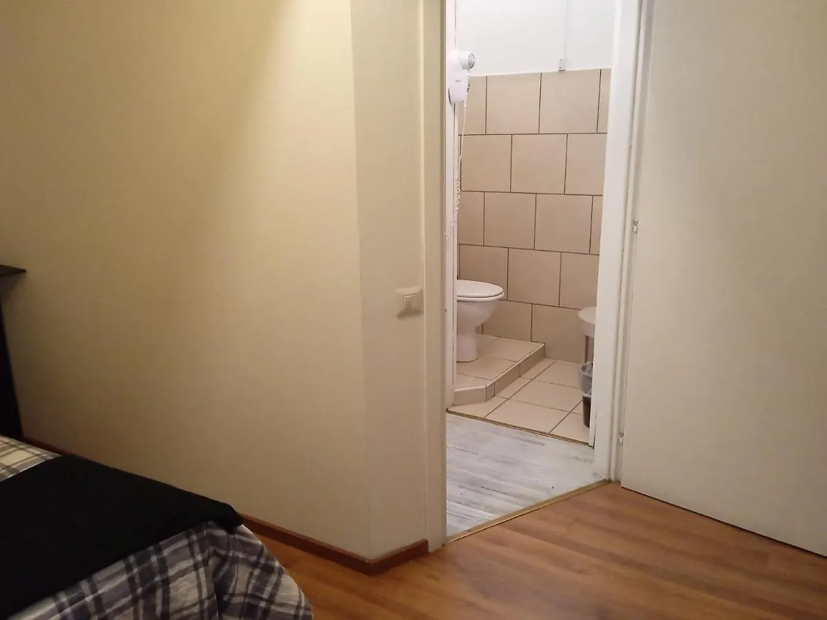 Megaride Guest House Como