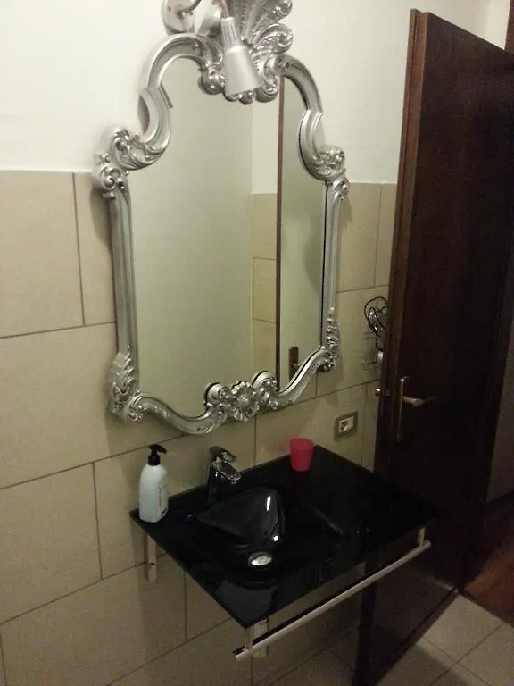 Megaride Guest House Como
